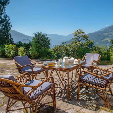 La Ipsing Farm By Stayvista - 3 Bhk Villa With Balcony, Mountain View, Indoor Games, And Pet Friendly Samdong ภายนอก รูปภาพ
