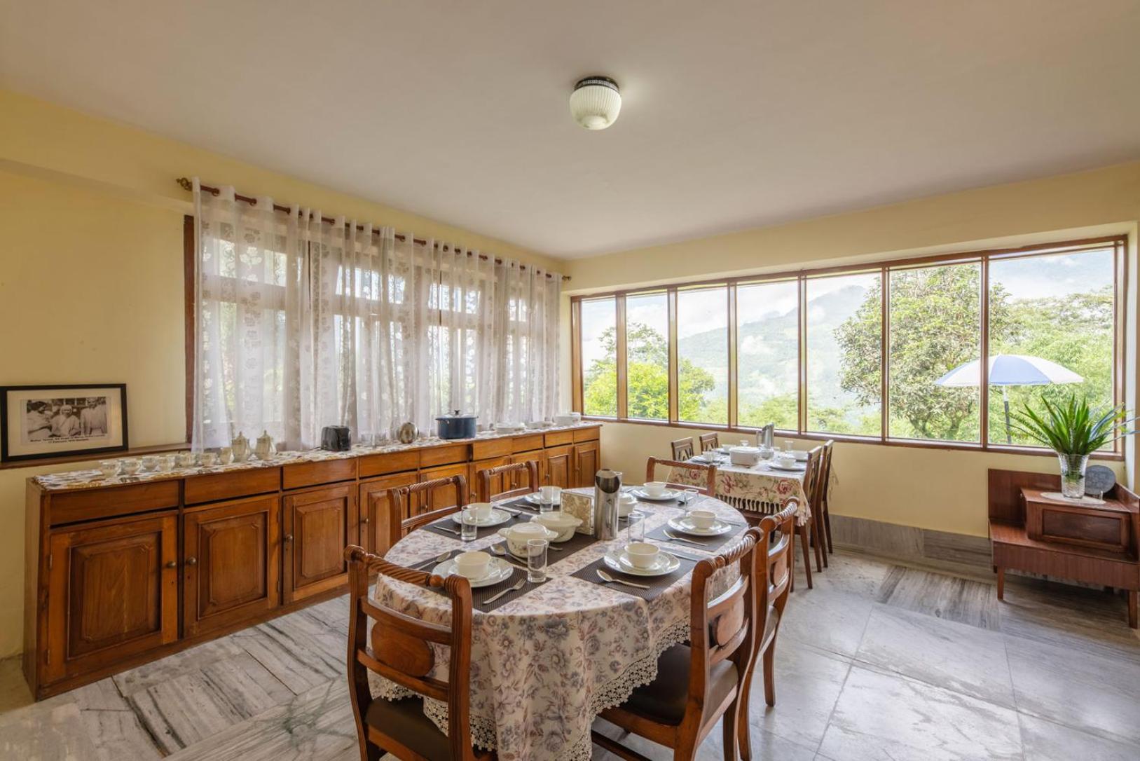 La Ipsing Farm By Stayvista - 3 Bhk Villa With Balcony, Mountain View, Indoor Games, And Pet Friendly Samdong ภายนอก รูปภาพ