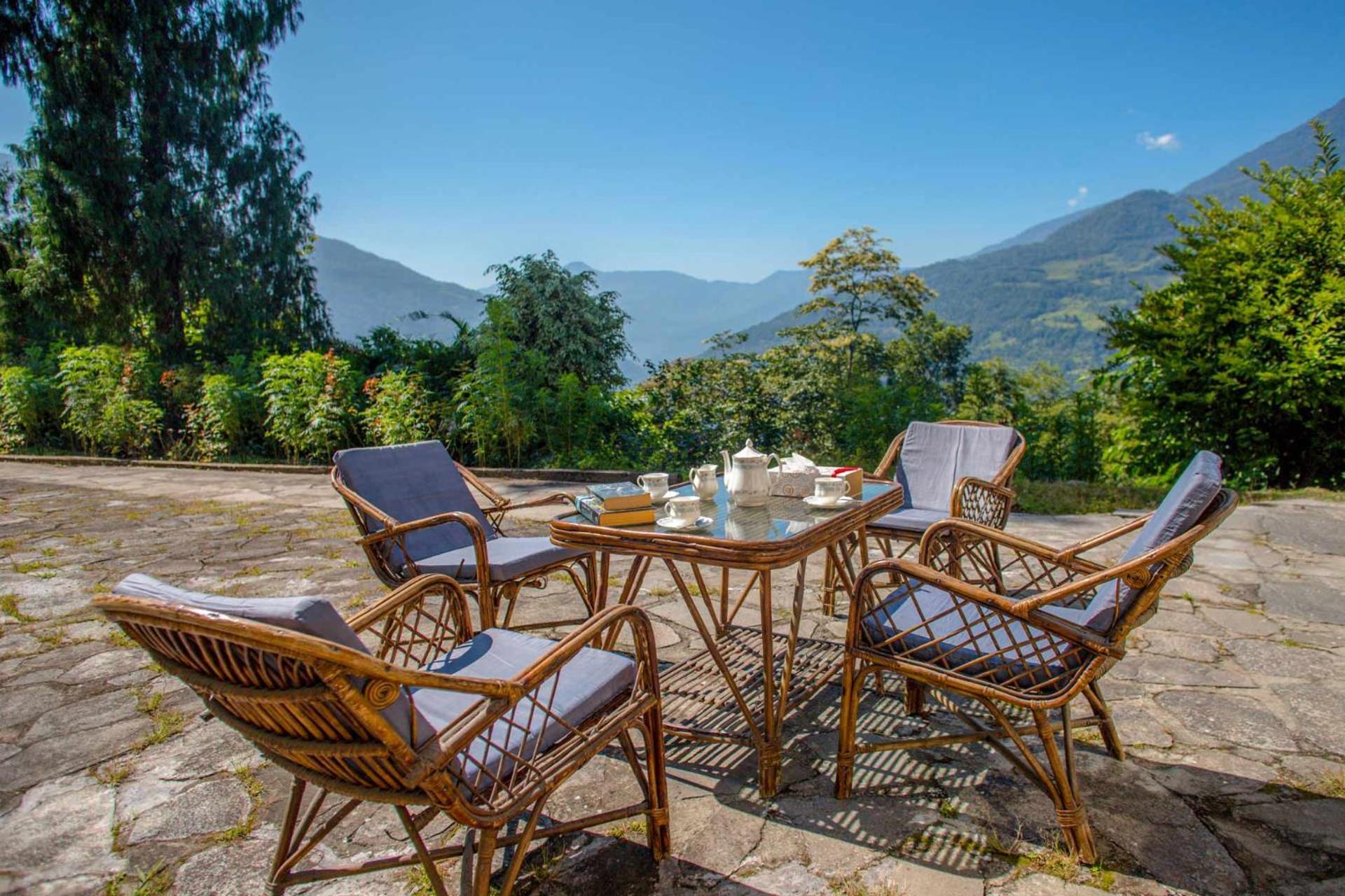La Ipsing Farm By Stayvista - 3 Bhk Villa With Balcony, Mountain View, Indoor Games, And Pet Friendly Samdong ภายนอก รูปภาพ