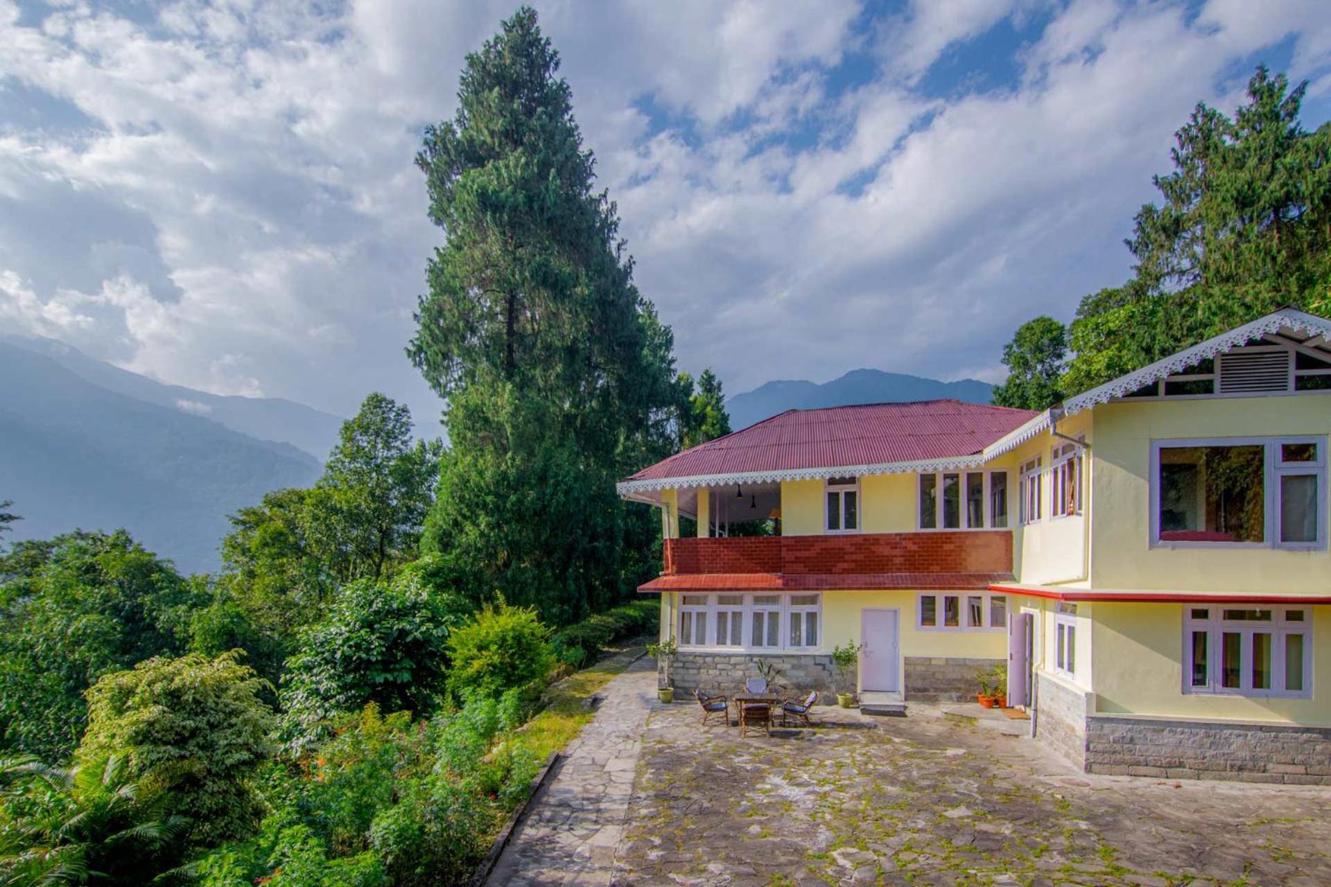 La Ipsing Farm By Stayvista - 3 Bhk Villa With Balcony, Mountain View, Indoor Games, And Pet Friendly Samdong ภายนอก รูปภาพ