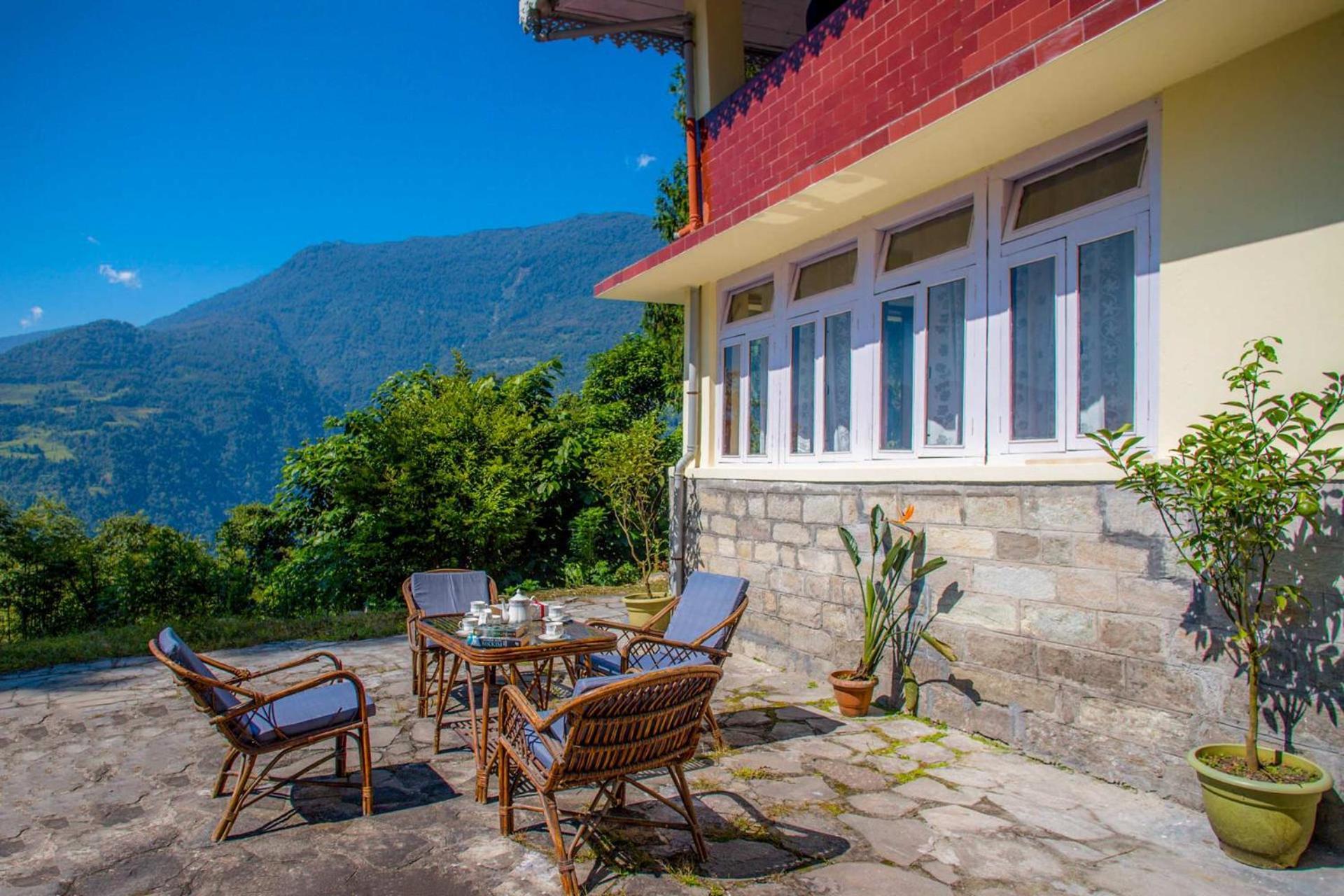 La Ipsing Farm By Stayvista - 3 Bhk Villa With Balcony, Mountain View, Indoor Games, And Pet Friendly Samdong ภายนอก รูปภาพ